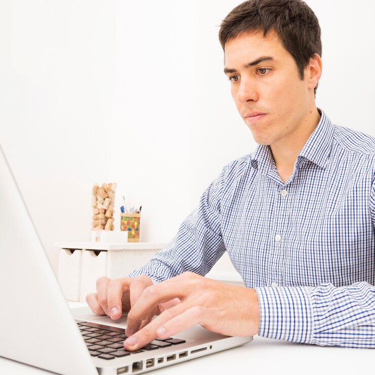 Contratar Programador WordPress Freelancer – Benefícios para Seu Negócio