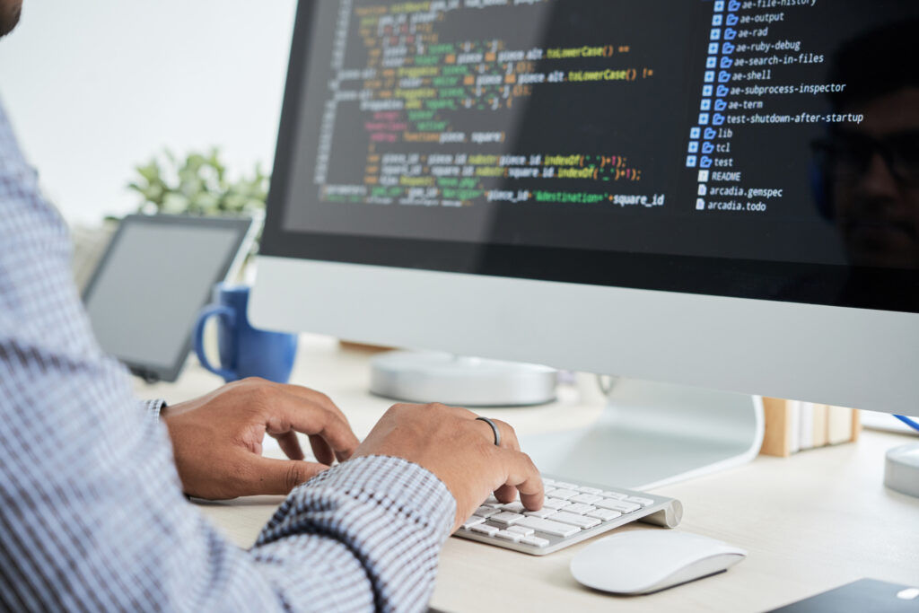 Grandes Empresas e a Utilização do Python na Análise de Dados Grandes Empresas e a Utilização do Python na Análise de Dados
