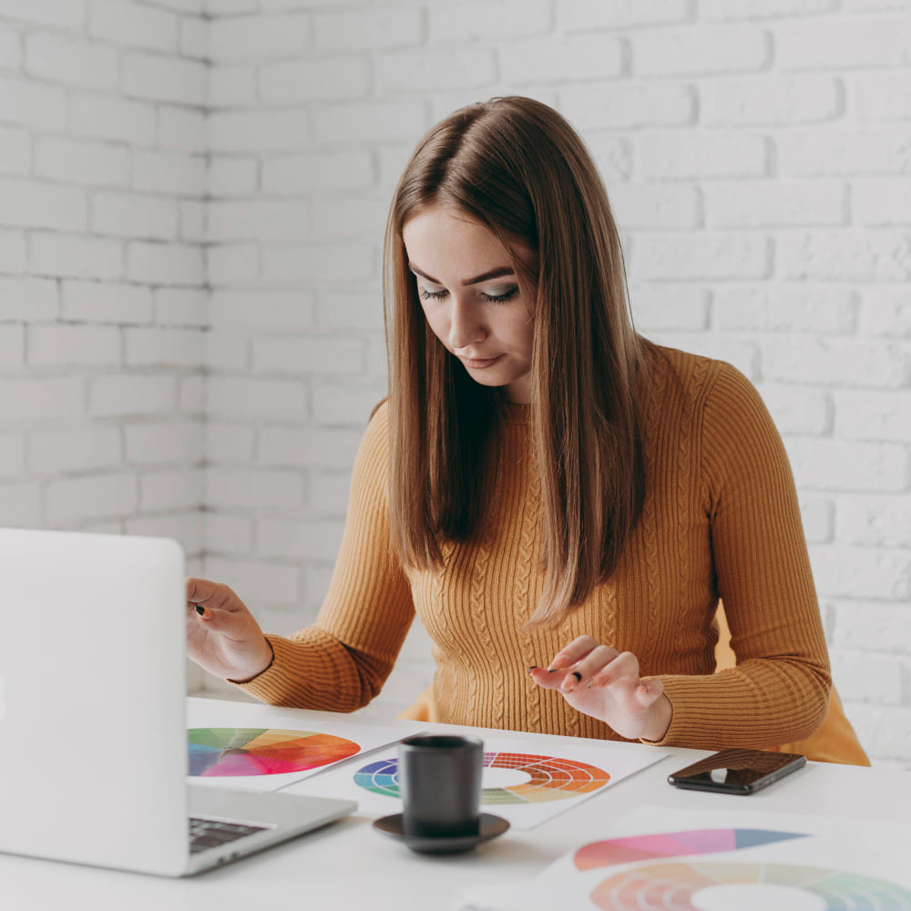 Freelancer Designer: Criatividade e Estratégia Visual para Seu Negócio
