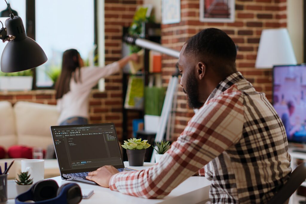 Por que o React é popular no mundo da programação?