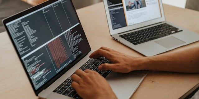 O futuro do trabalho em tecnologia: principais tendências globaisTrabalho remoto, híbrido e distribuído