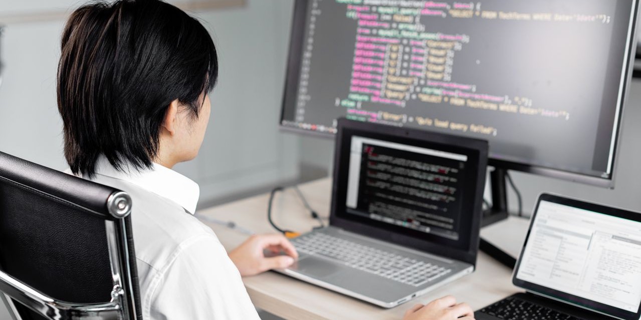 Qual é a diferença entre front-end e back-end? Qual é a diferença entre front-end e back-end?